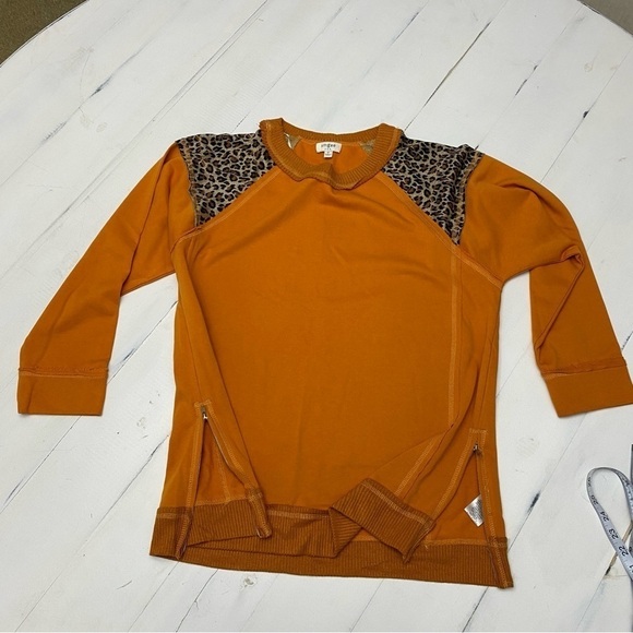 Umgee French Terry, animal print raw edge detail tunic with side slits medium - Picture 7 of 14